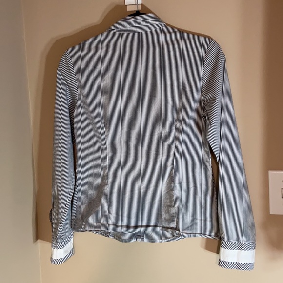 DKNY Striped Botton Down Shirt   EUC - Picture 3 of 4